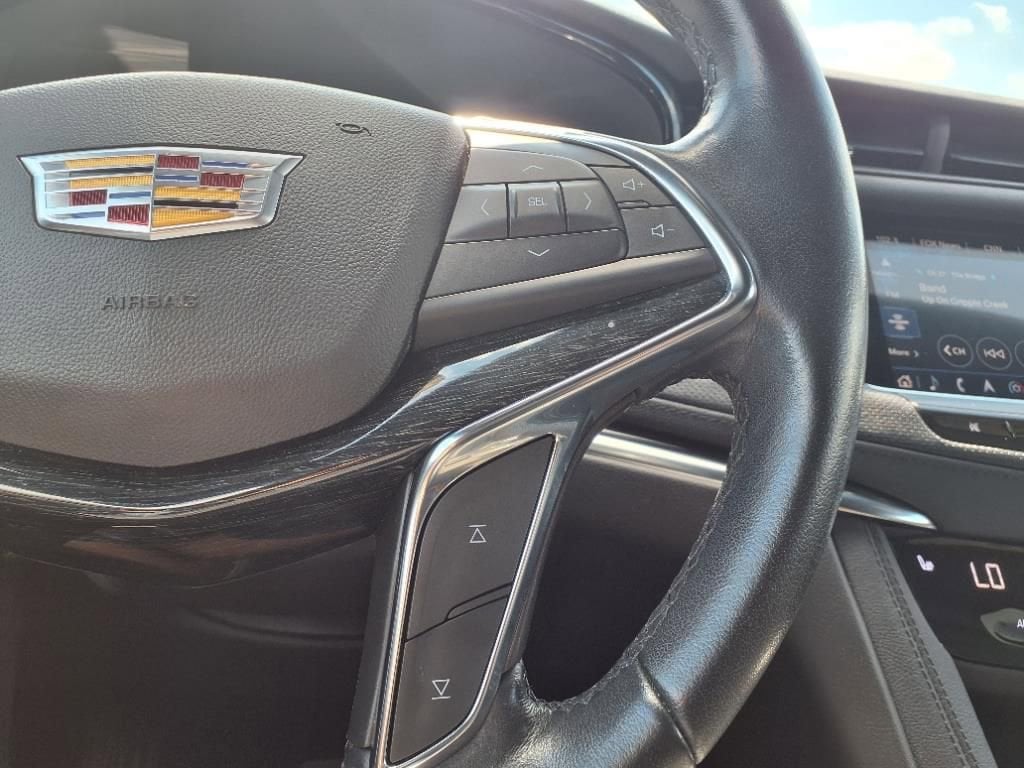 Thumbnail: 2021 Cadillac XT5 - 17