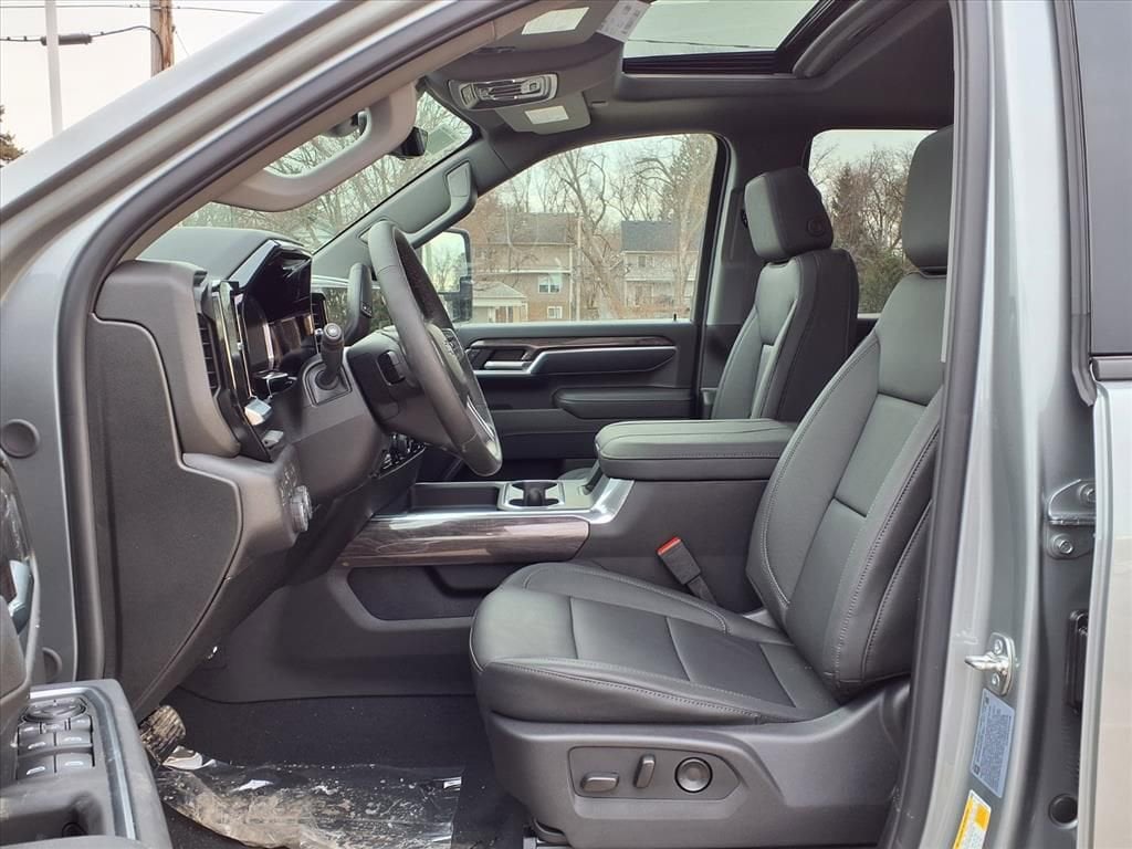 Thumbnail: 2026 Chevrolet Silverado 2500 - 13