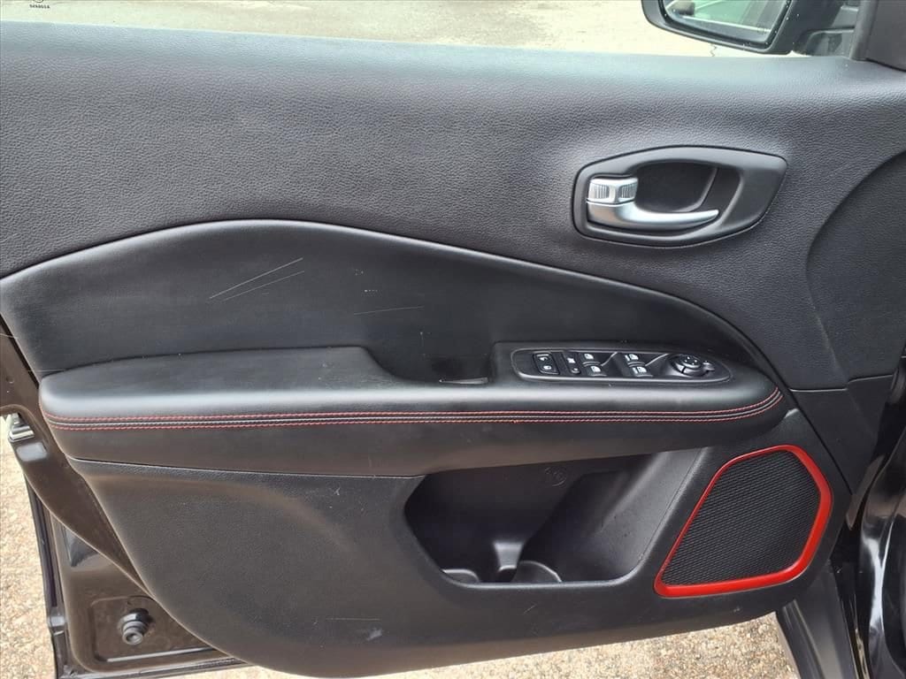 Thumbnail: 2019 Jeep Compass - 15