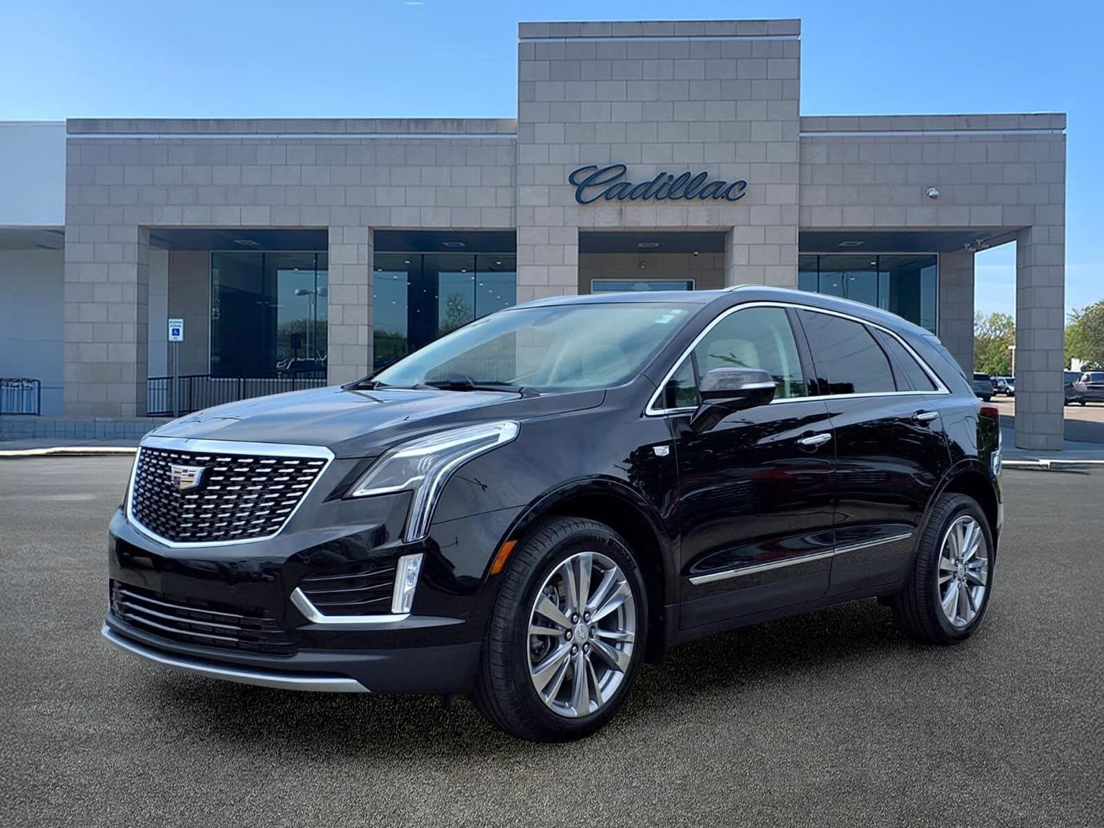 2024 Cadillac XT5 AWD Premium Luxury's photo