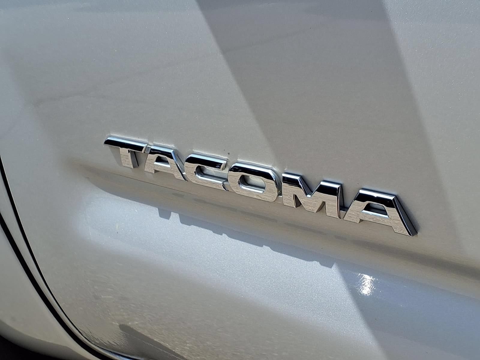 Thumbnail: 2012 Toyota Tacoma - 11