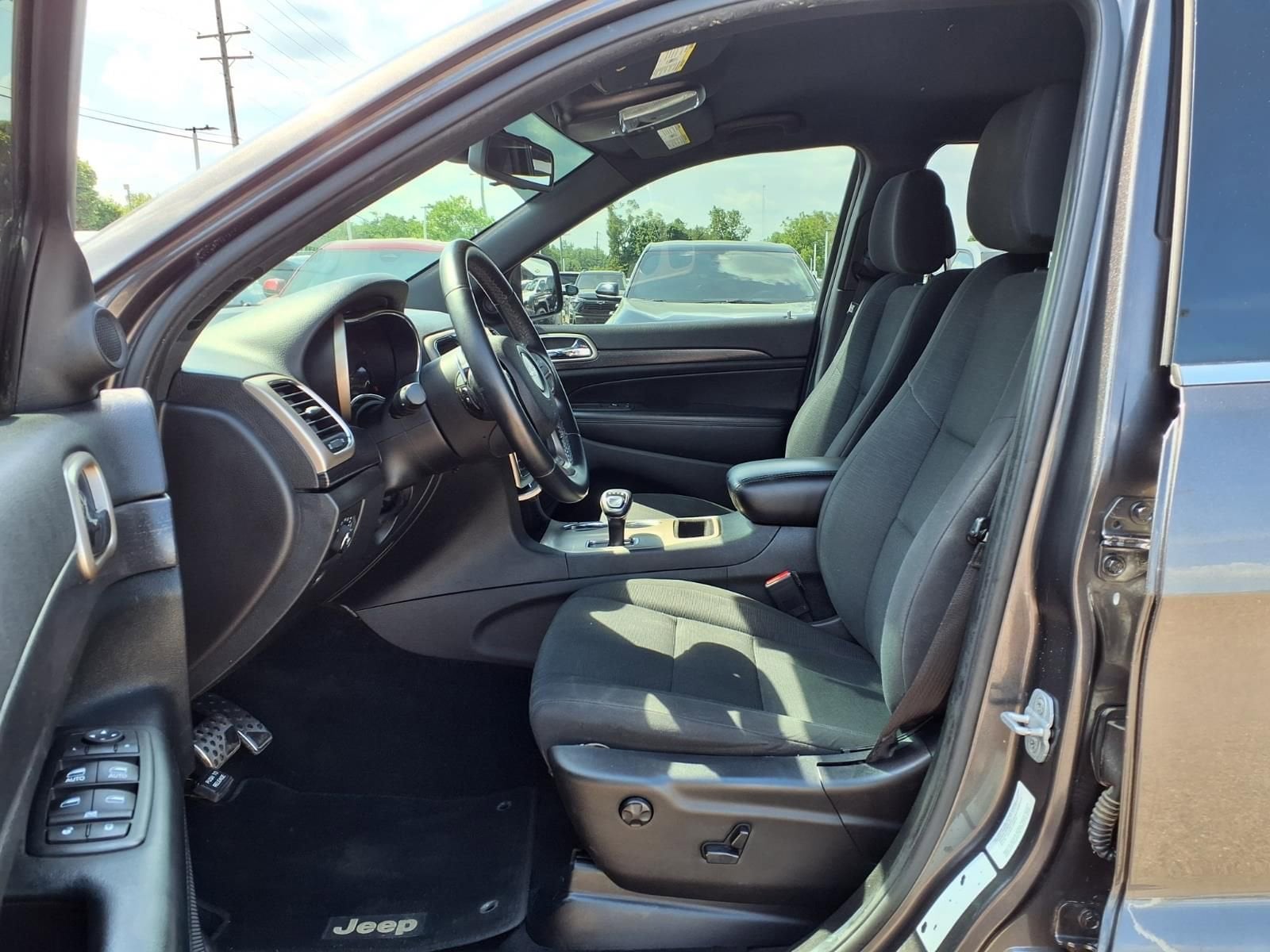 Thumbnail: 2014 Jeep Grand Cherokee - 17