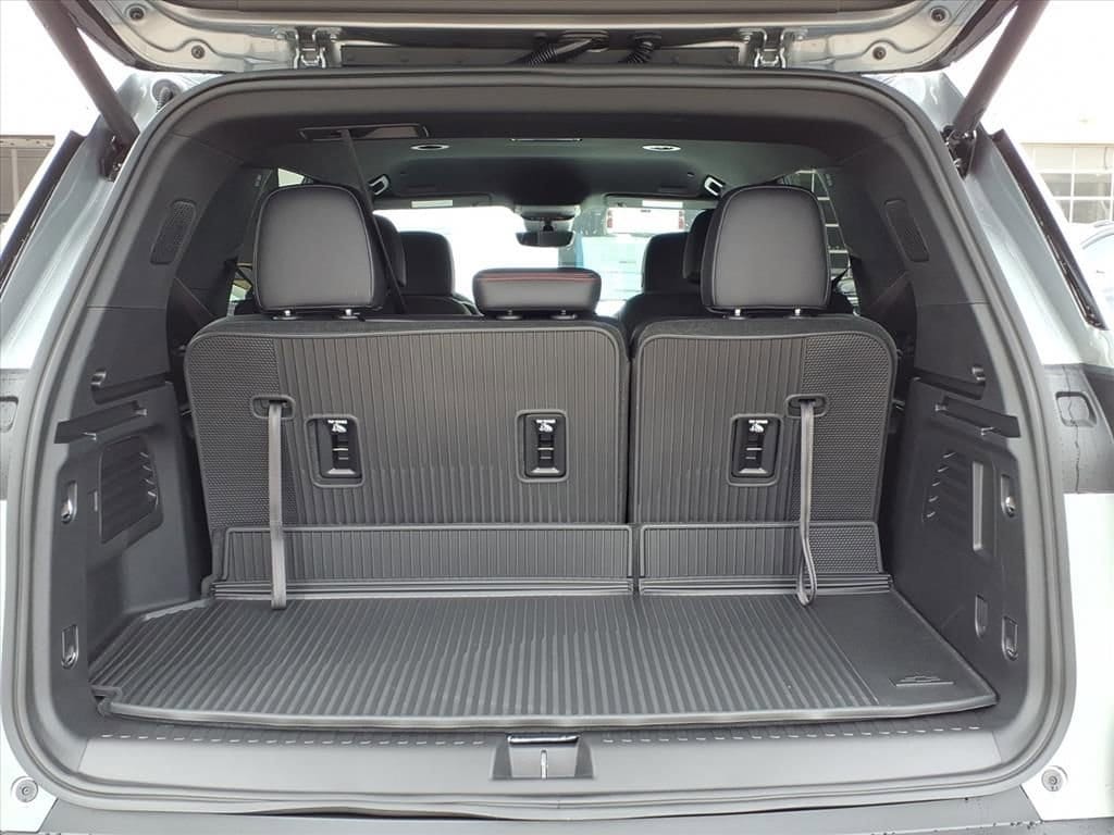 Thumbnail: 2026 Chevrolet Traverse - 8