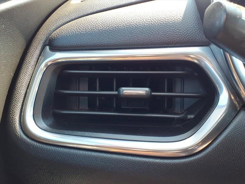 Thumbnail: 2019 Chevrolet Equinox - 28