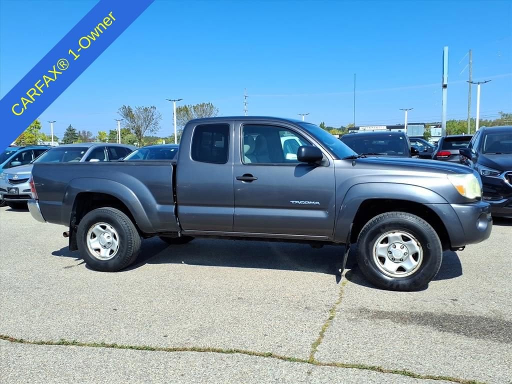 Thumbnail: 2011 Toyota Tacoma - 5