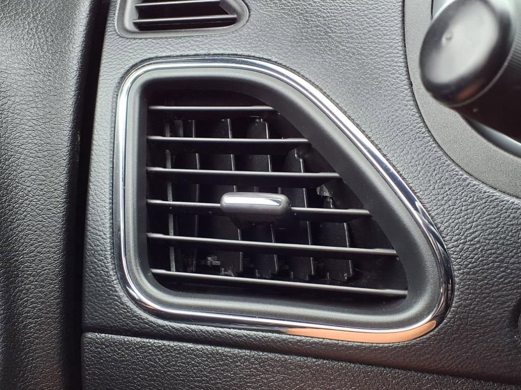 Thumbnail: 2012 Chrysler 200 - 28
