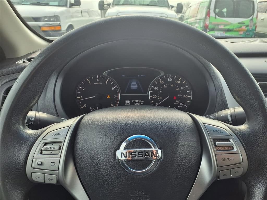 Thumbnail: 2015 Nissan Altima - 20