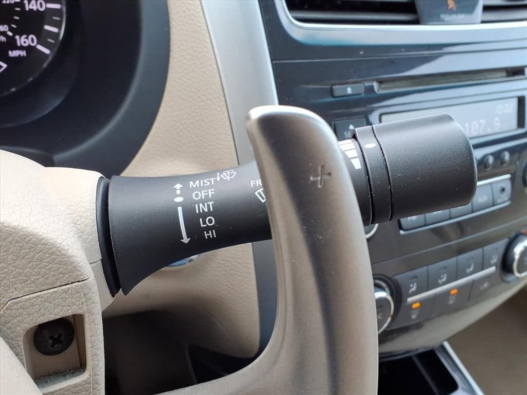 Thumbnail: 2013 Nissan Altima - 18