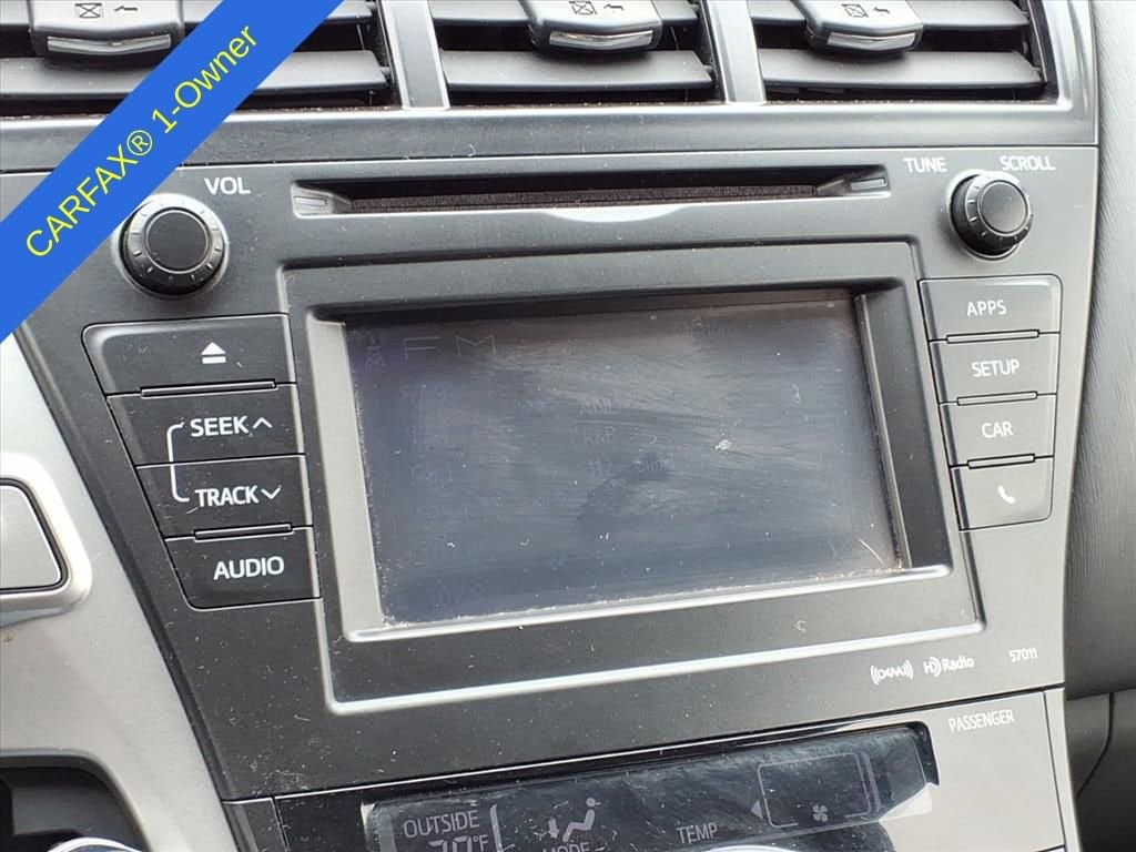 Thumbnail: 2014 Toyota Prius v - 24