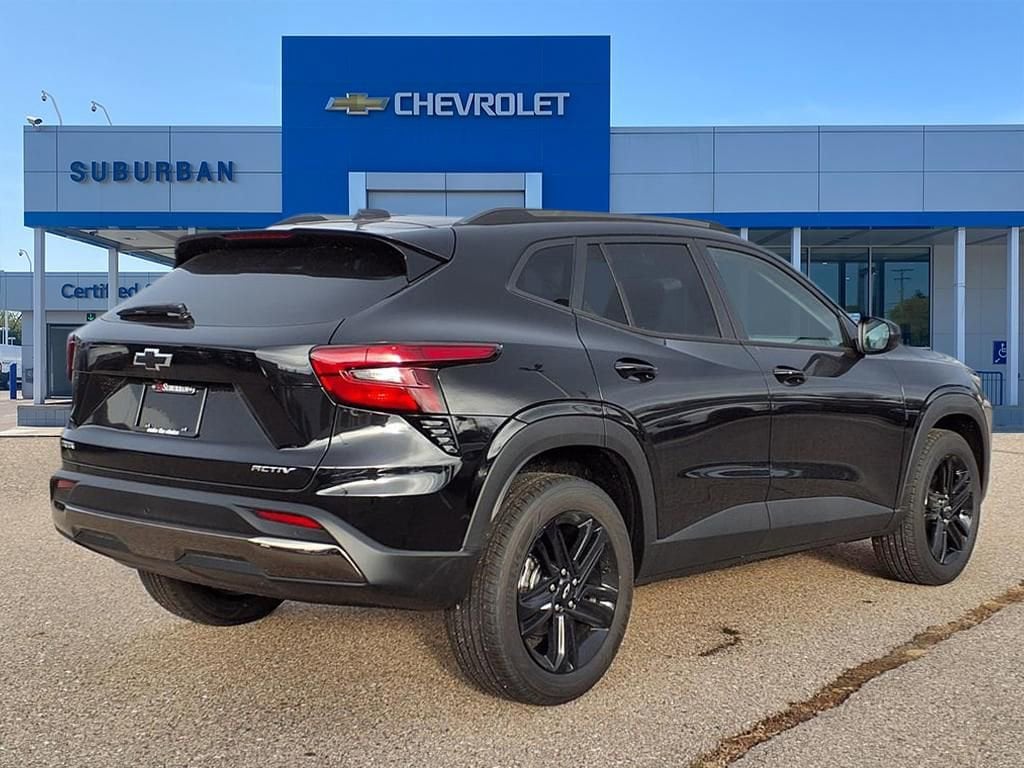 Thumbnail: 2026 Chevrolet Trax - 4