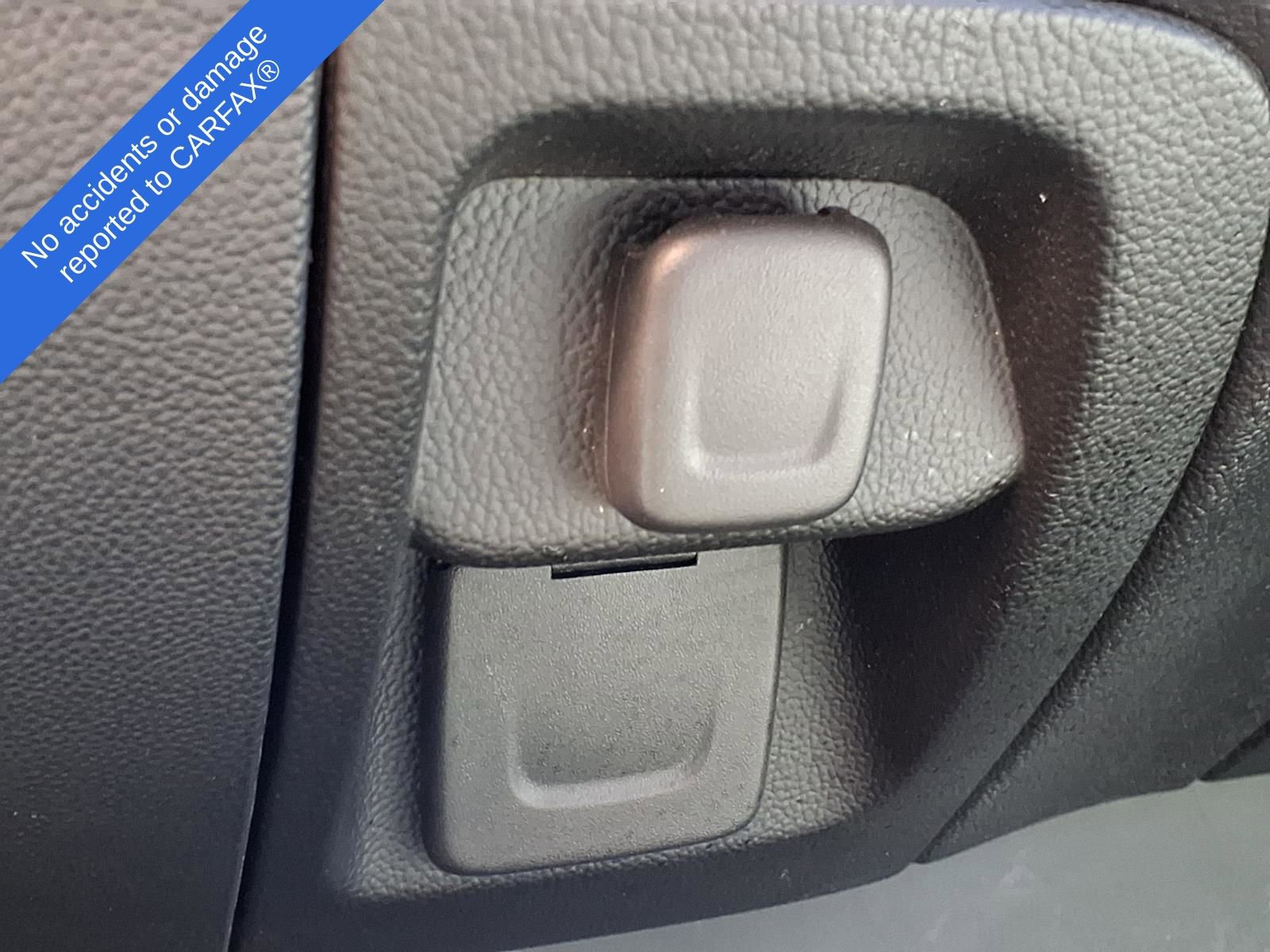 Thumbnail: 2015 Chevrolet Silverado 1500 - 29