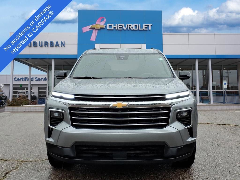 2025 Chevrolet Traverse photo 2