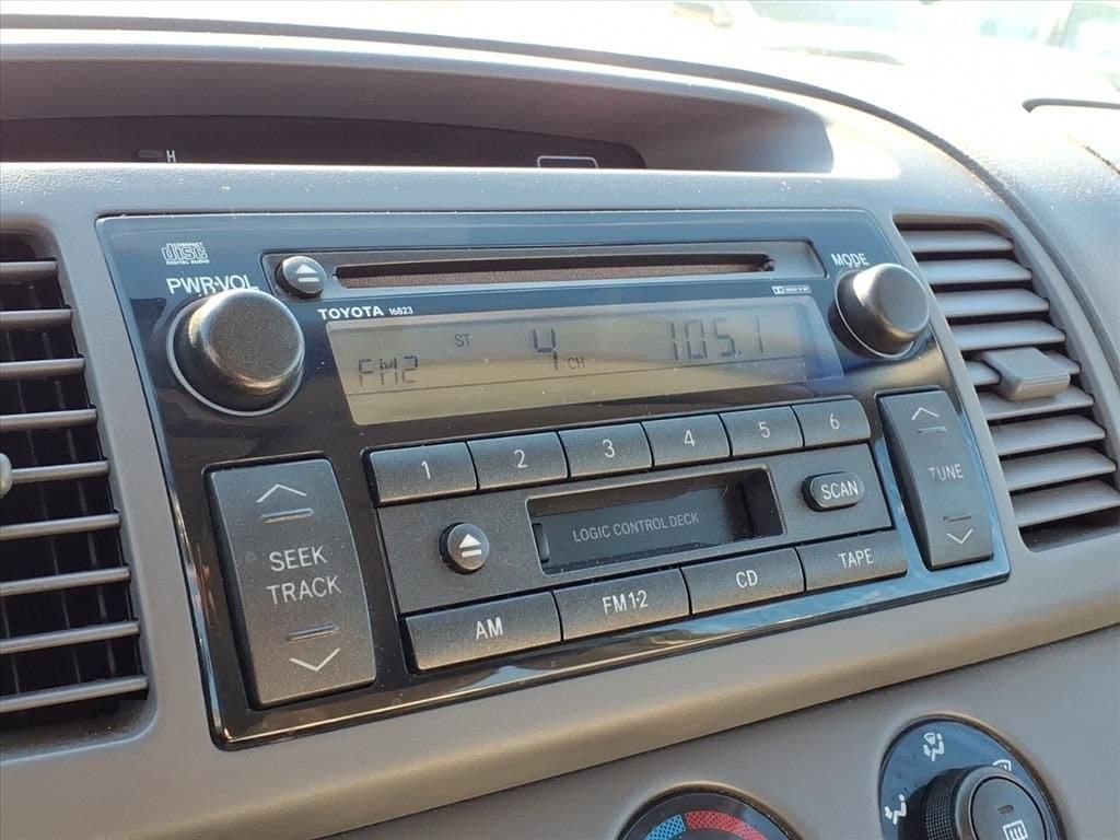 Thumbnail: 2004 Toyota Camry - 24