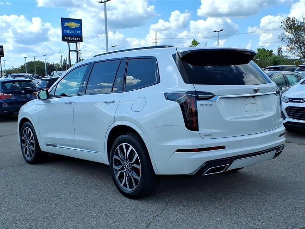 Thumbnail: 2023 Cadillac XT6 - 7