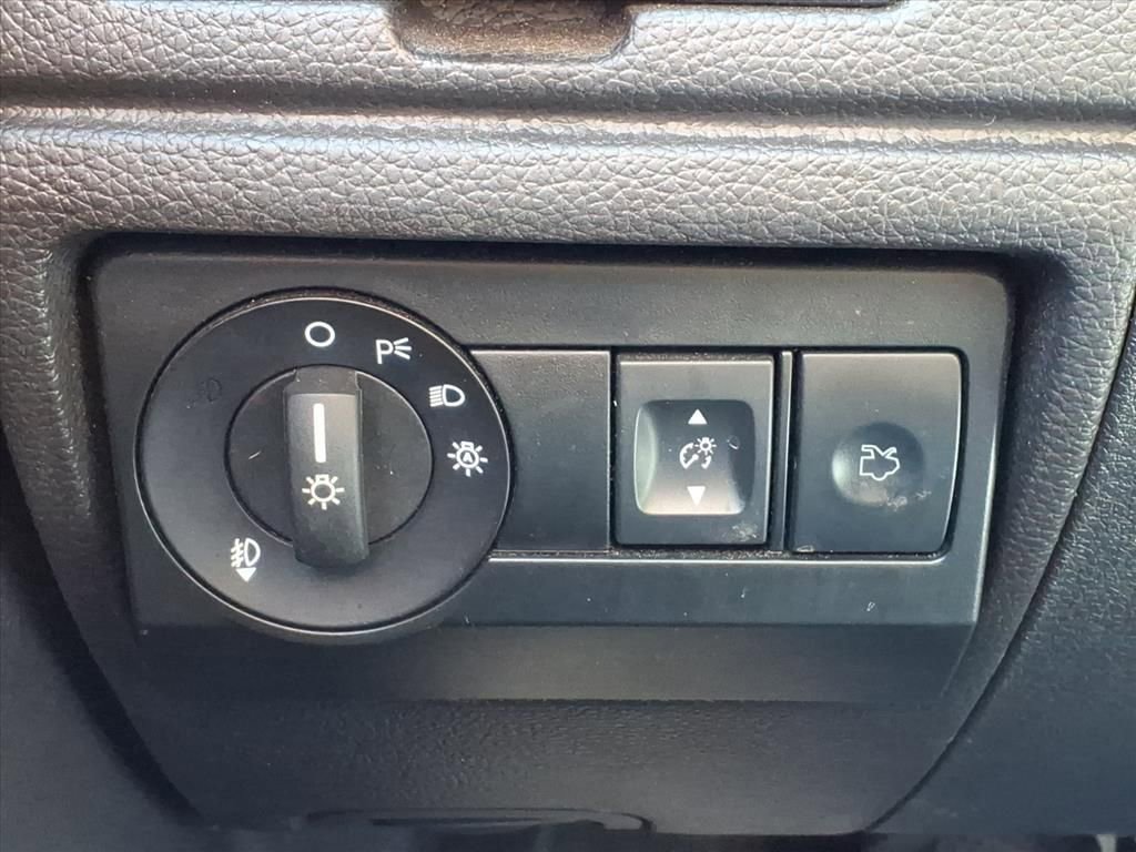 Thumbnail: 2011 Ford Fusion - 28