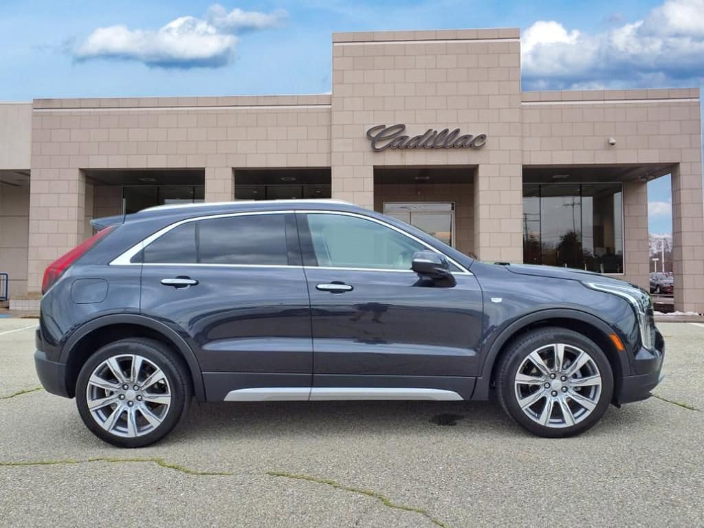 Thumbnail: 2023 Cadillac XT4 - 4