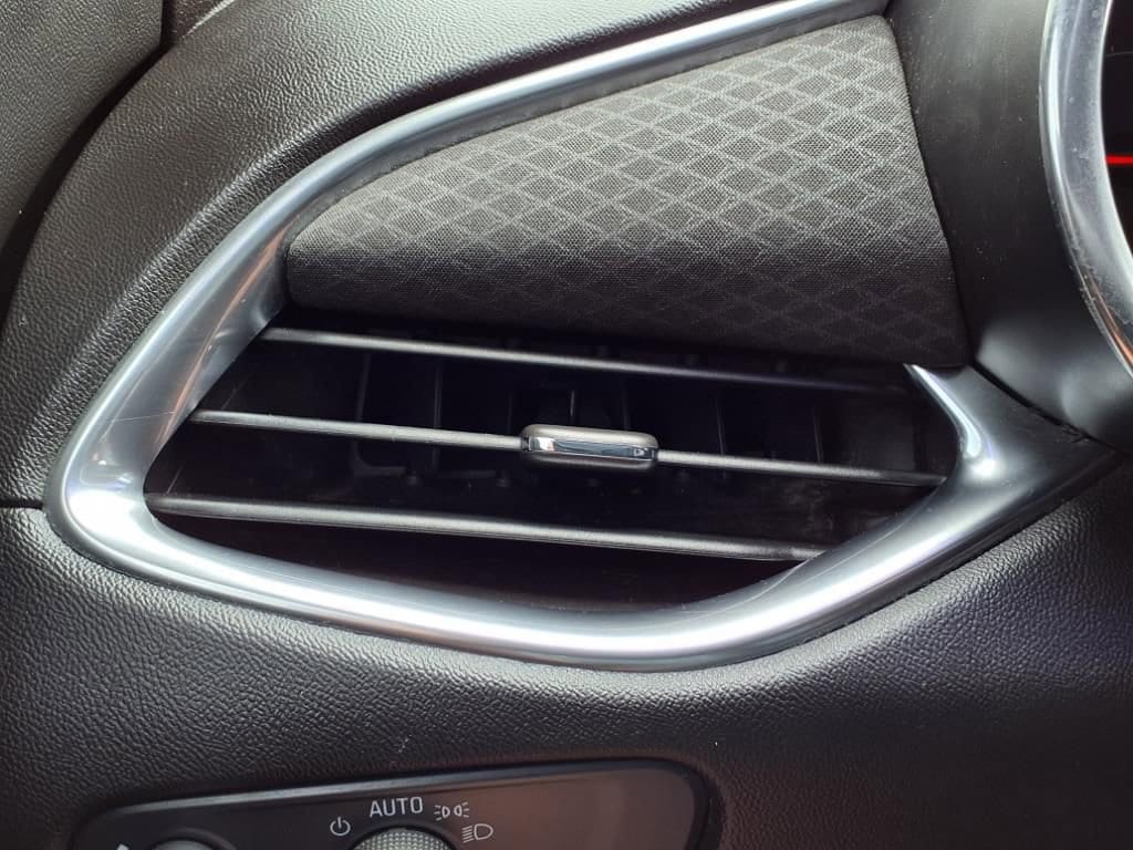 Thumbnail: 2016 Chevrolet Malibu - 27