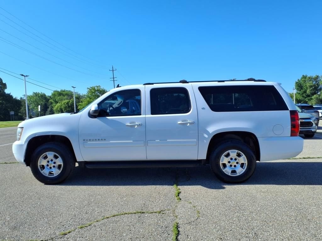 Thumbnail: 2013 Chevrolet Suburban - 8