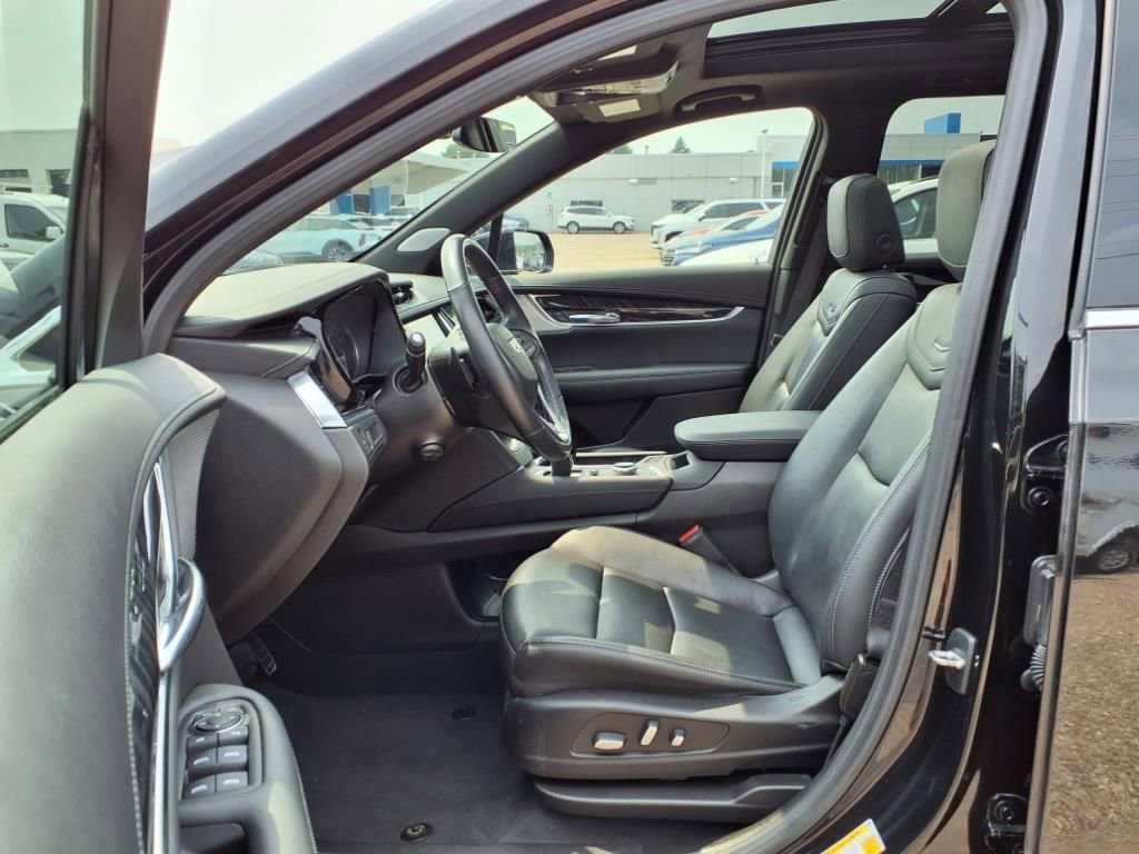 Thumbnail: 2023 Cadillac XT6 - 17