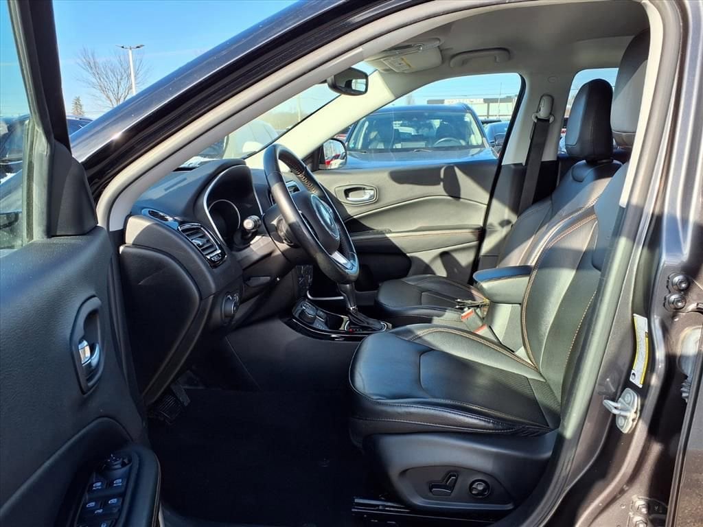 Thumbnail: 2020 Jeep Compass - 17