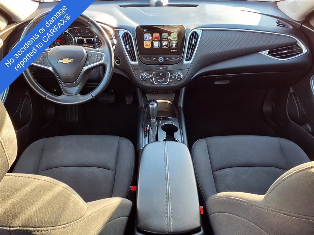 Thumbnail: 2016 Chevrolet Malibu - 12