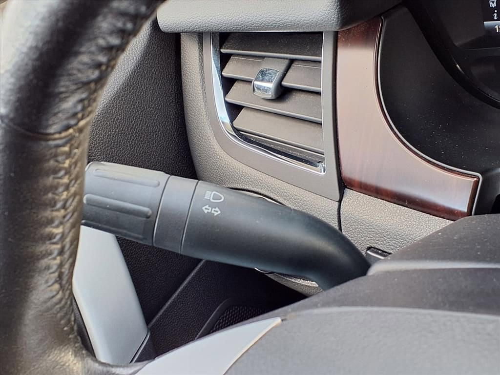 Thumbnail: 2013 Ford Edge - 21