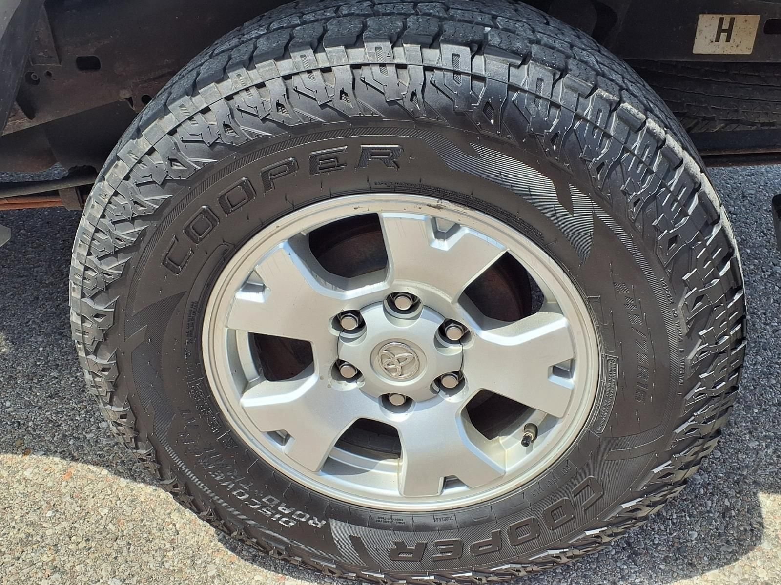 Thumbnail: 2012 Toyota Tacoma - 9