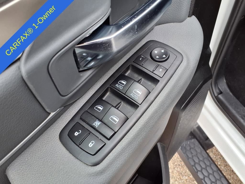 Thumbnail: 2019 RAM 1500 Classic - 17