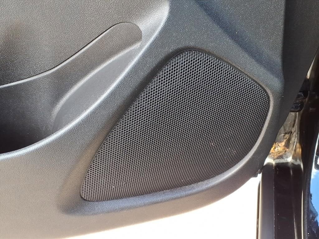 Thumbnail: 2017 Chevrolet Malibu - 14