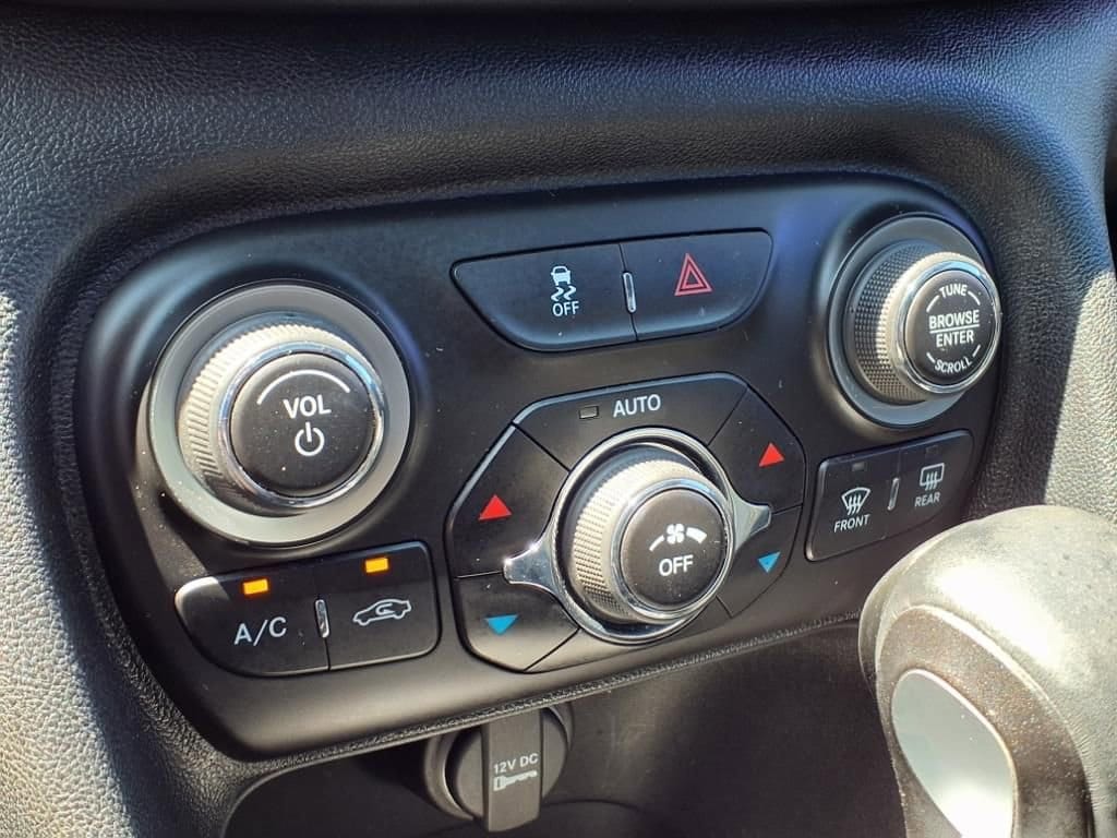 Thumbnail: 2013 Dodge Dart - 22