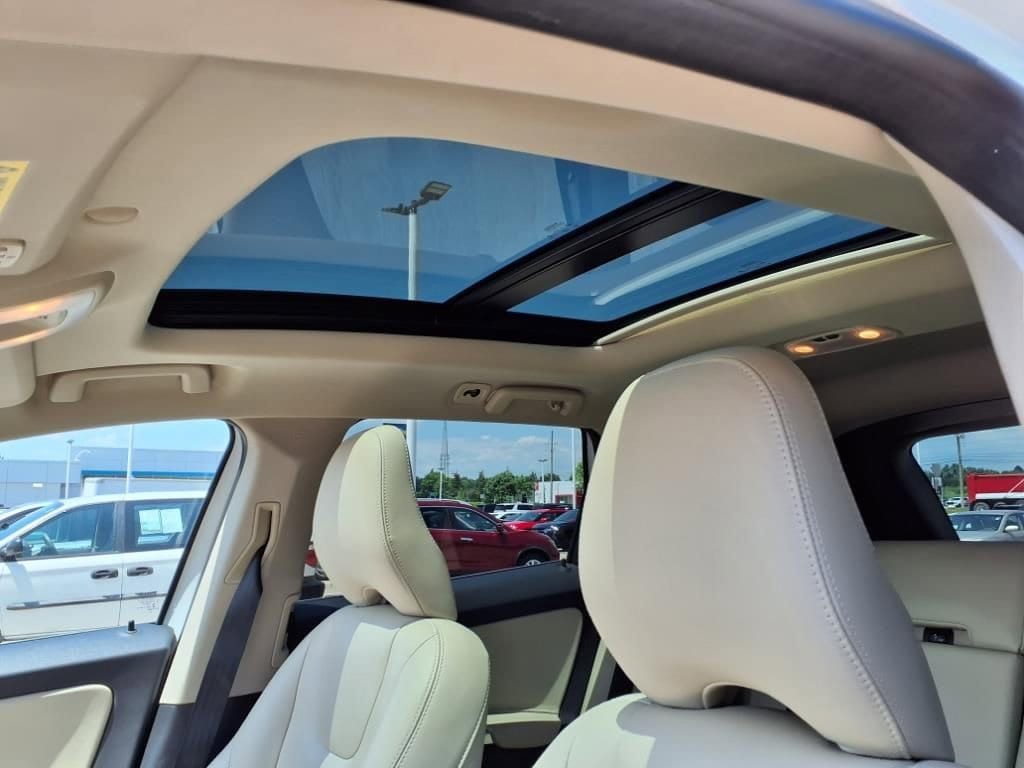 Thumbnail: 2017 Volvo XC60 - 18