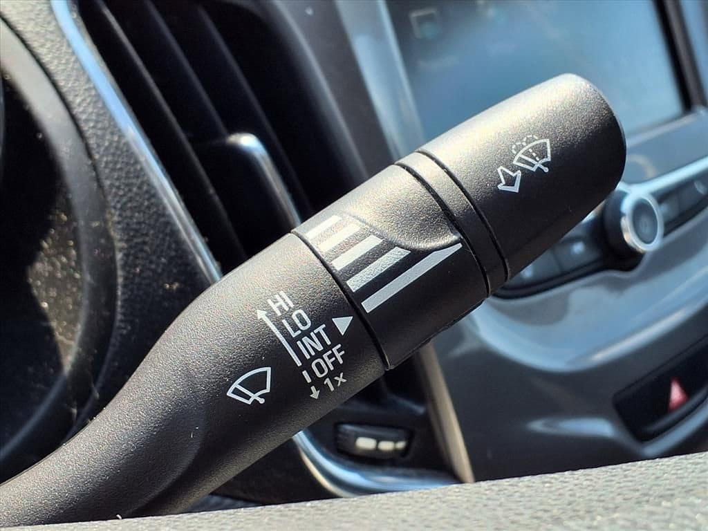 Thumbnail: 2017 Chevrolet Cruze - 18