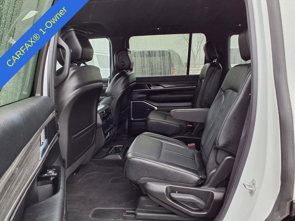 Thumbnail: 2024 Jeep Wagoneer - 12