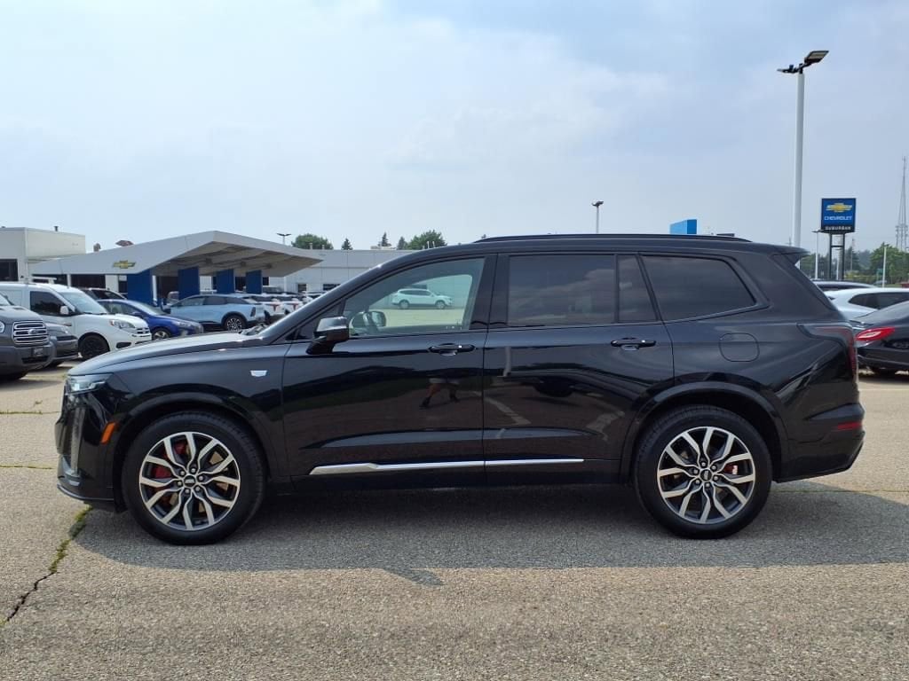Thumbnail: 2022 Cadillac XT6 - 8