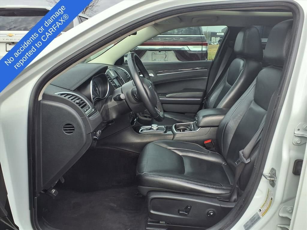 Thumbnail: 2017 Chrysler 300 - 16