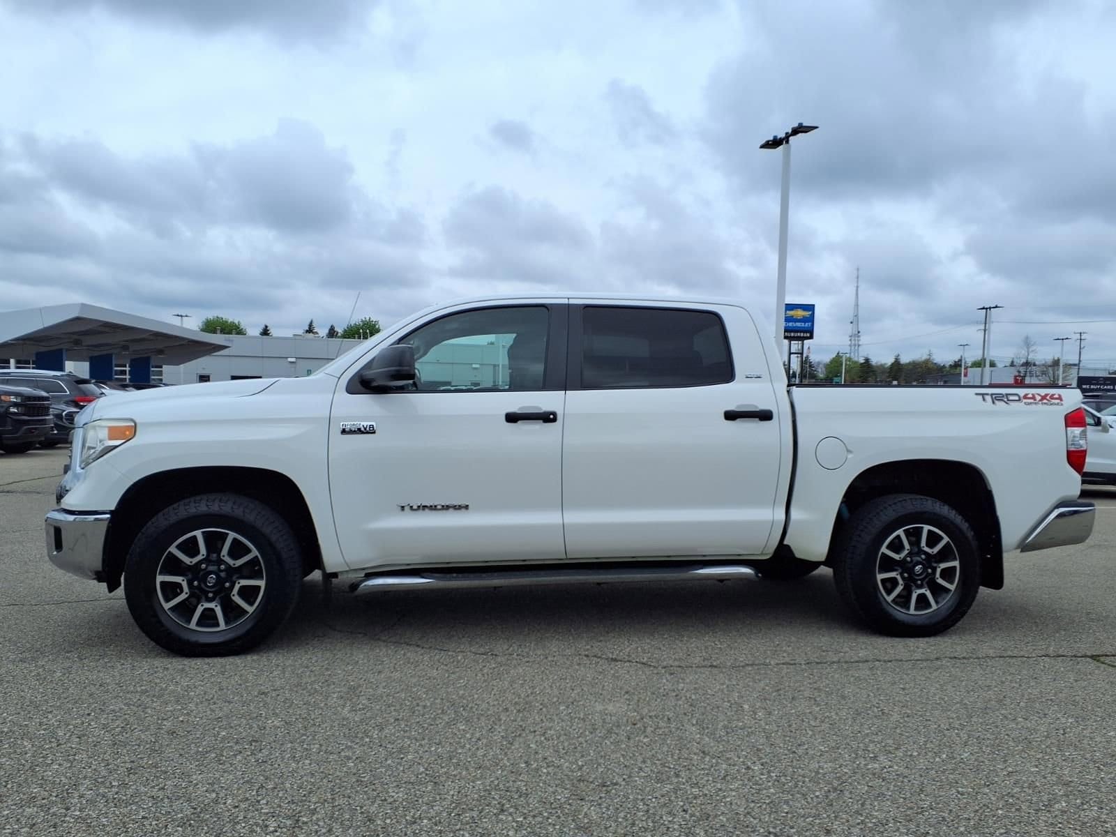 Thumbnail: 2015 Toyota Tundra - 8
