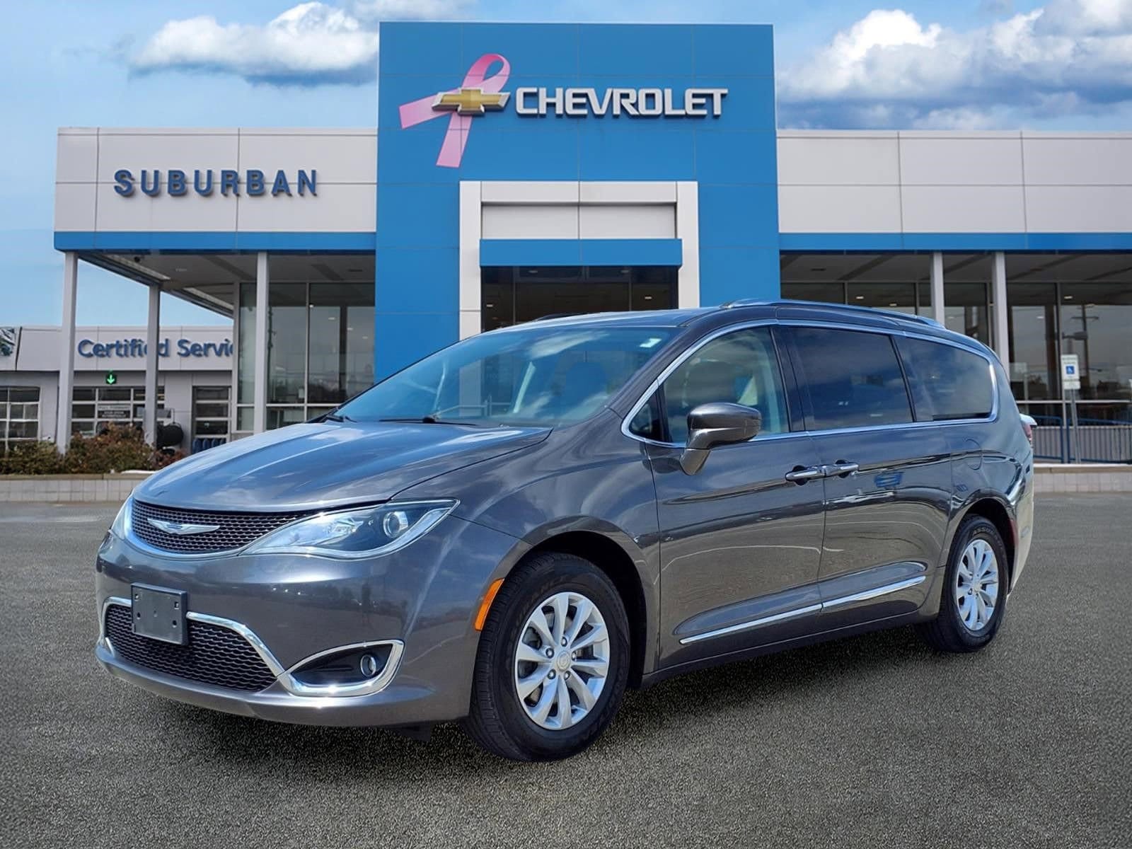 2019 Chrysler Pacifica Touring L's photo