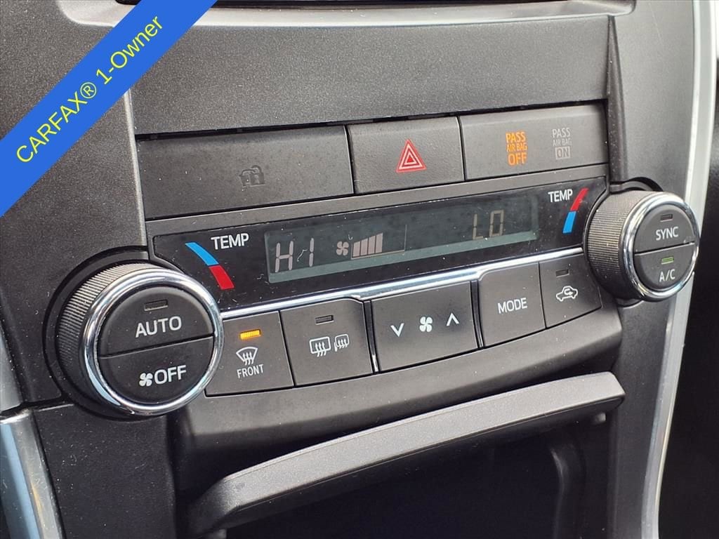 Thumbnail: 2015 Toyota Camry - 28