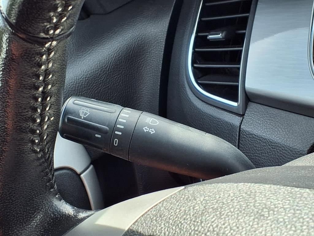 Thumbnail: 2013 Ford Taurus - 21