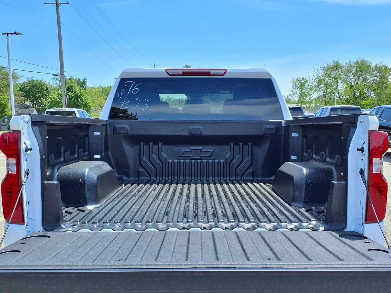Thumbnail: 2026 Chevrolet Silverado 1500 - 8