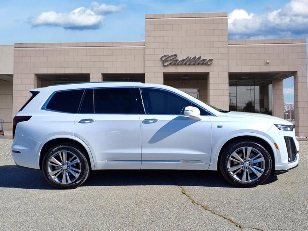 2025 Cadillac XT6 Premium Luxury photo 3