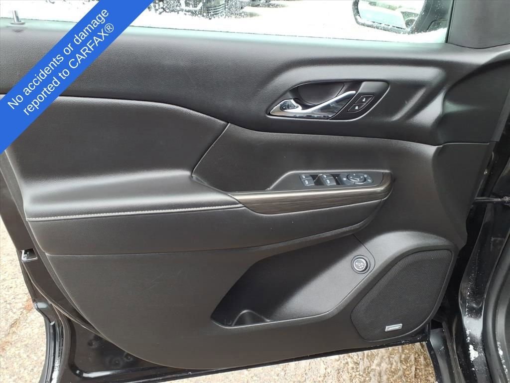 Thumbnail: 2017 GMC Acadia - 14