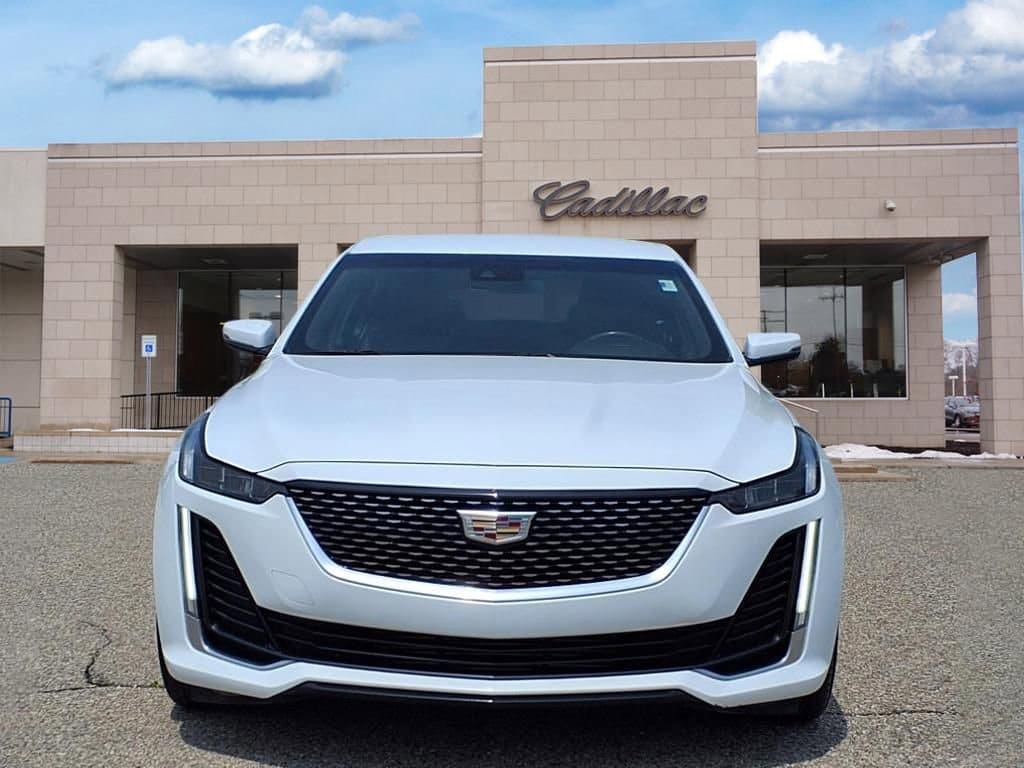 2023 Cadillac CT5 Luxury 2
