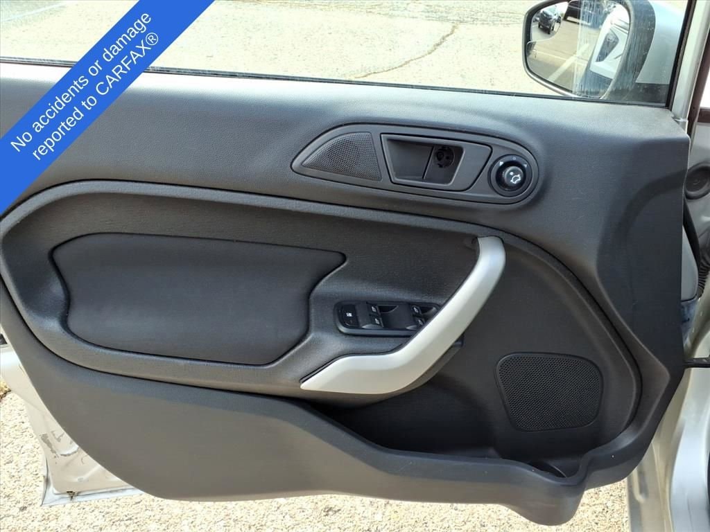 Thumbnail: 2011 Ford Fiesta - 14