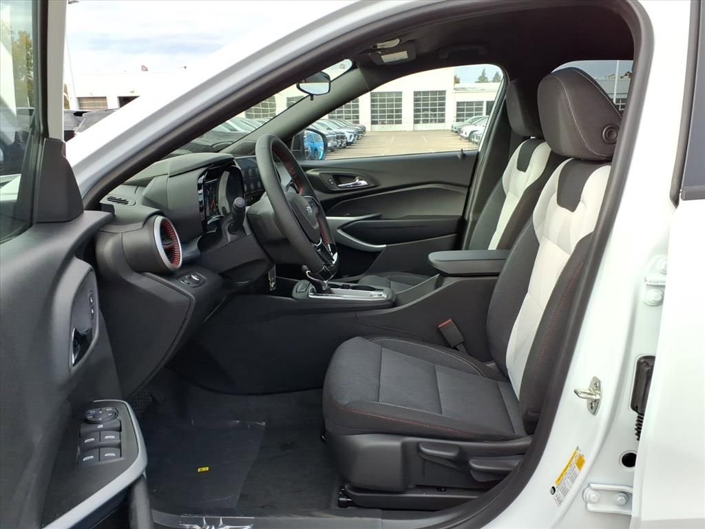 Thumbnail: 2026 Chevrolet Trax - 15