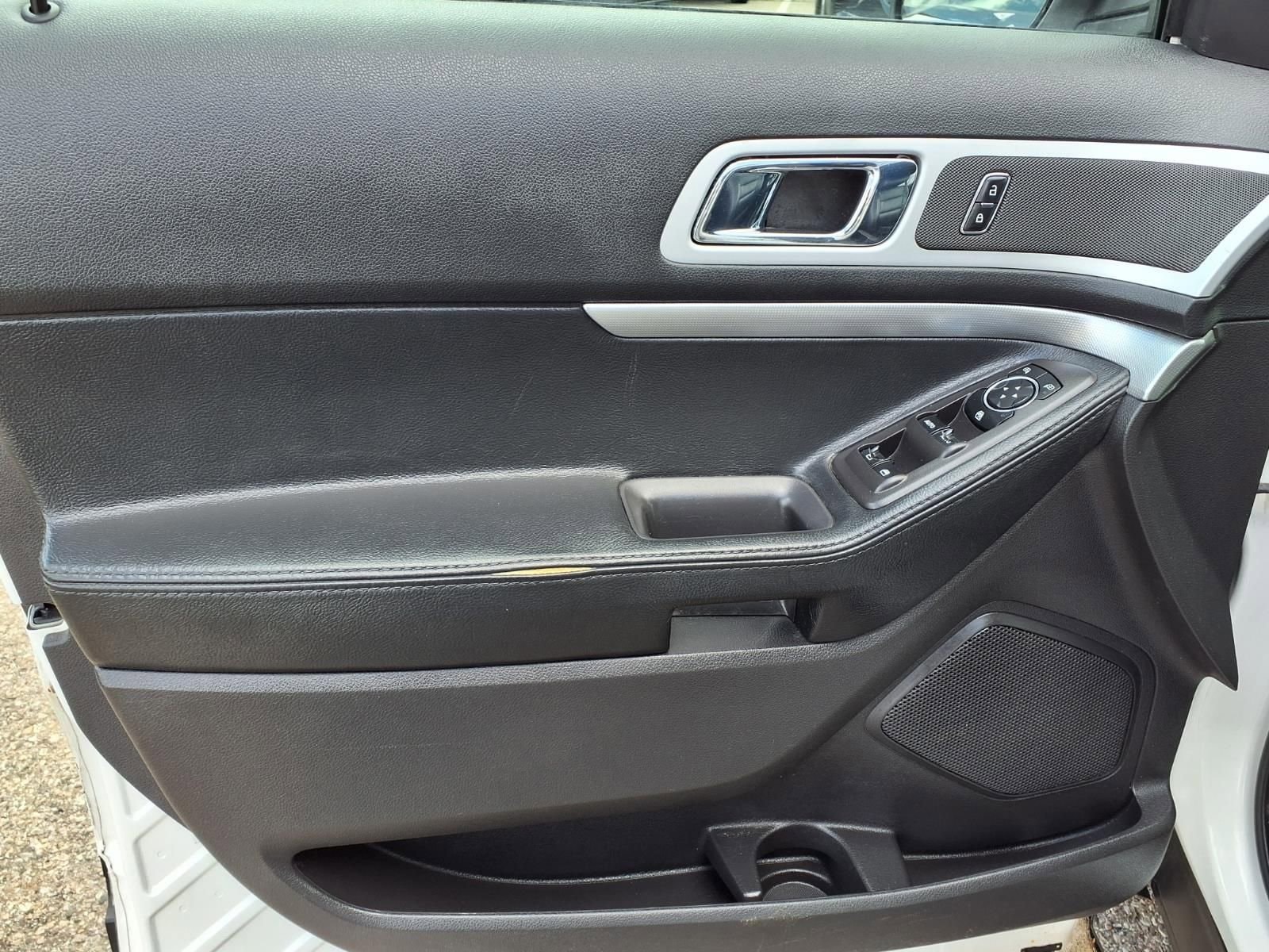 Thumbnail: 2013 Ford Explorer - 13