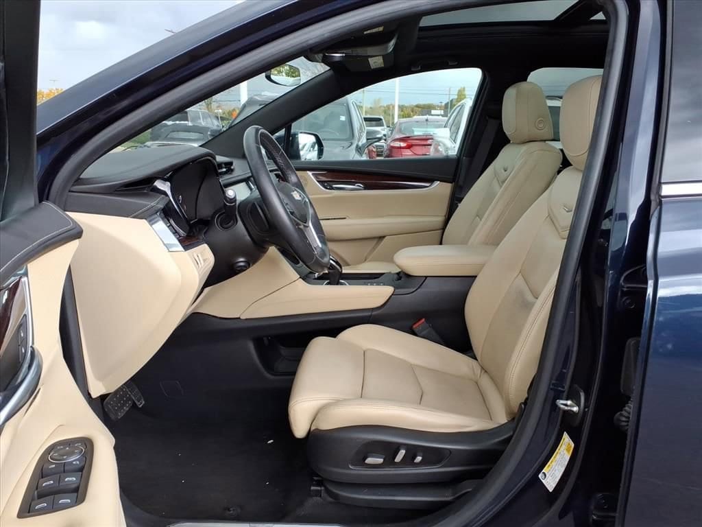 Thumbnail: 2017 Cadillac XT5 - 17