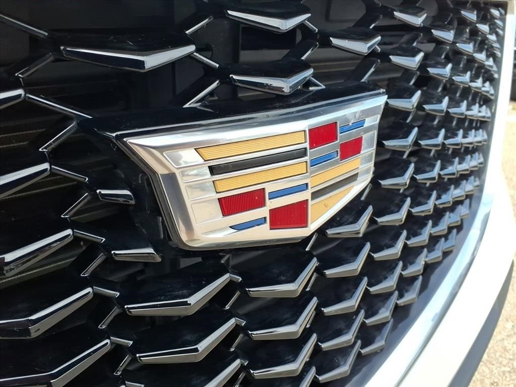 Thumbnail: 2023 Cadillac XT4 - 21