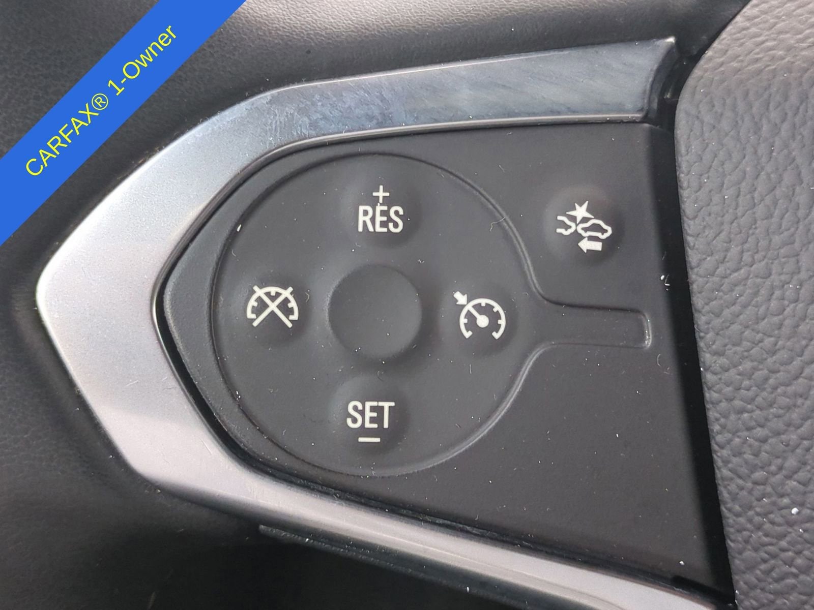 Thumbnail: 2023 Chevrolet Traverse - 24