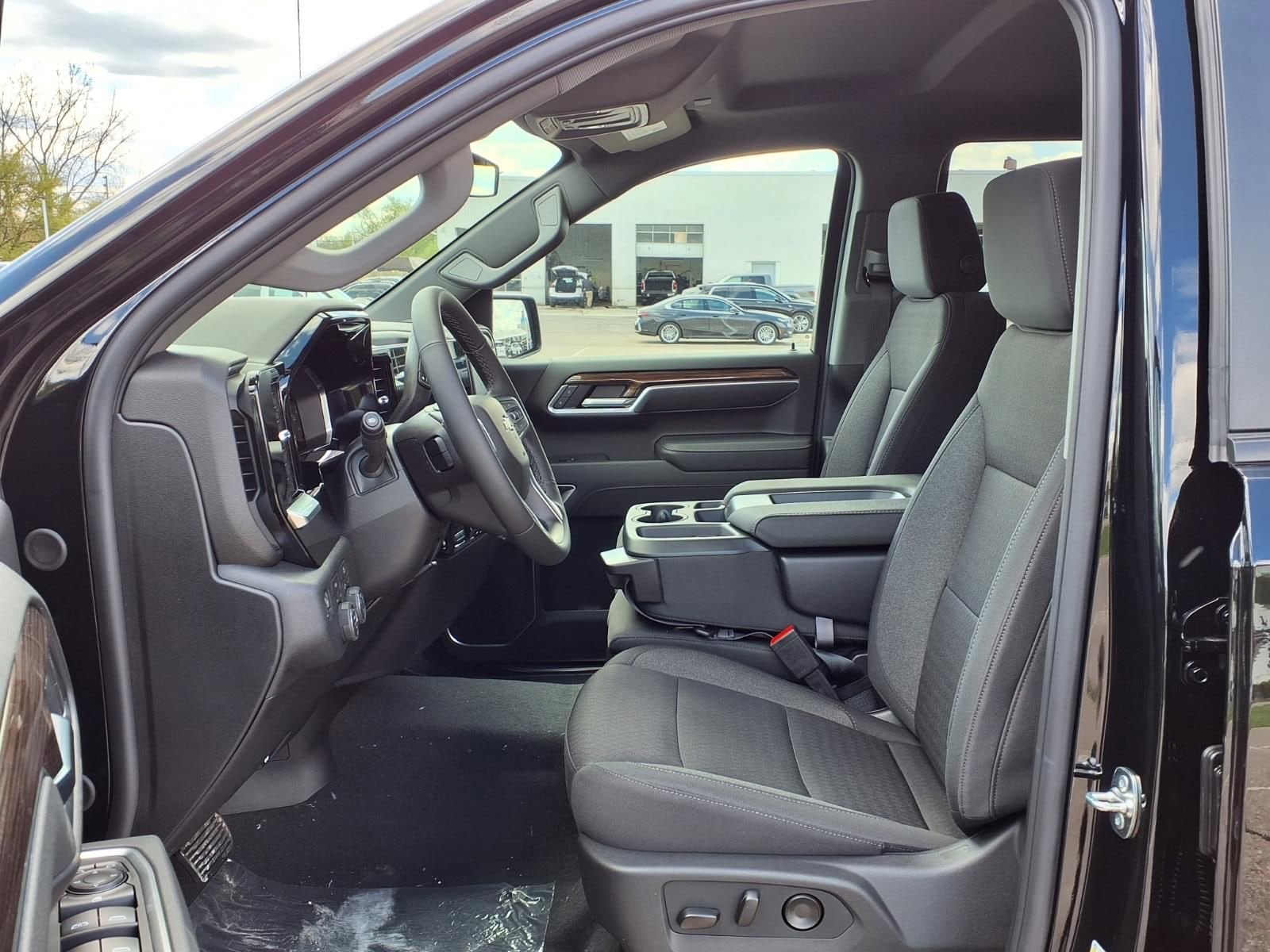 Thumbnail: 2026 Chevrolet Silverado 1500 - 14